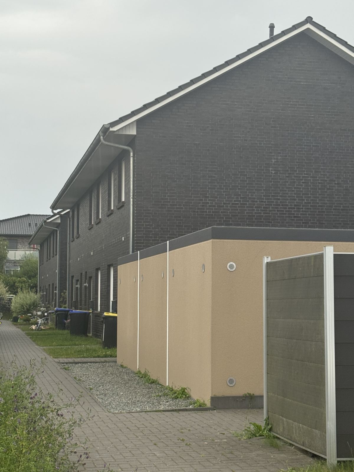 Reihenhäuser der Kastrati GmbH im Wollgrasweg, Bremerhaven-Surheide